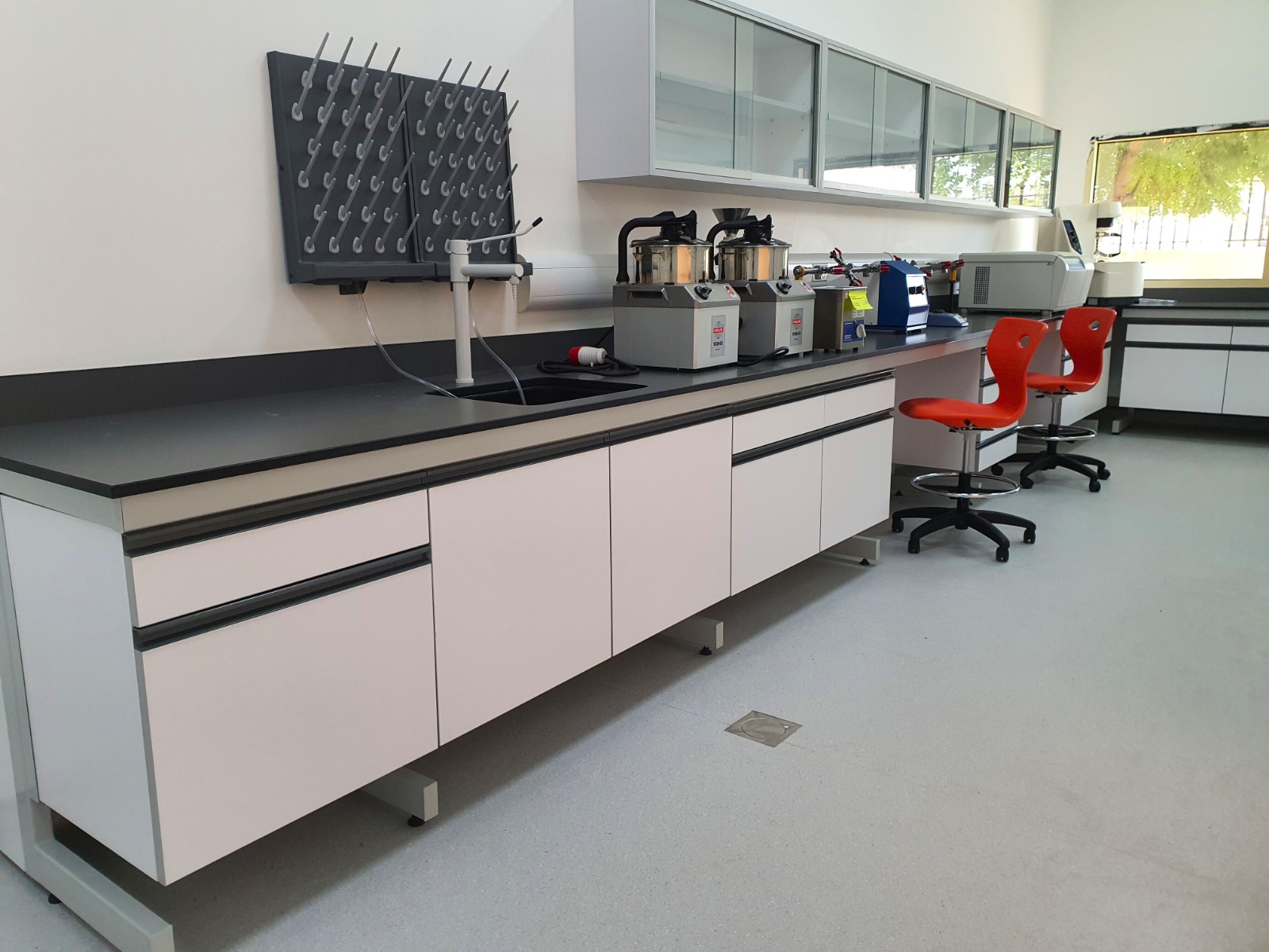 designer lab bench